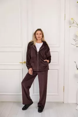 Теплый велюровый костюм для беременных и кормящих Claremont - шоколад